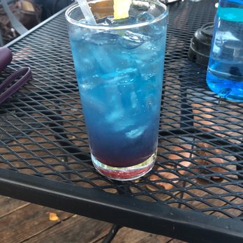 Emma Avenue Bar and Tap - Lisa's Lemonade pretty tasty. - Dive Bars Near Me - Springdale, Arkansas