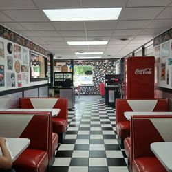 Shell's Ice Cream & Grill