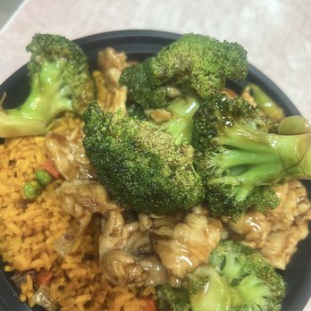 Dragon China - Chicken with Broccoli - Chinese Near Me - Springfield, Ohio