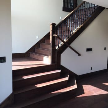 Pyramid Floor Cover - a staircase in a home - Flooring Near Me - Milwaukie, Oregon Pyramid Floor Cover - a staircase in a home - Flooring Near Me - Milwaukie, Oregon