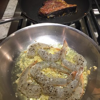 J & D Seafood - shrimp and seared ahi tuna - Seafood Markets Near Me - San Pedro, California