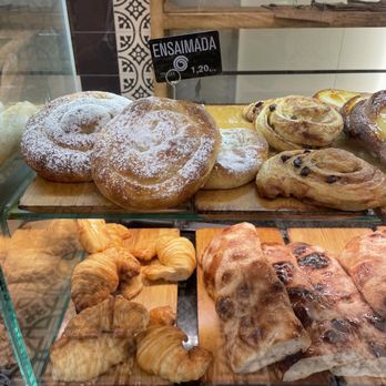 Forn Boix - Bakeries Near Me - Barcelona, B