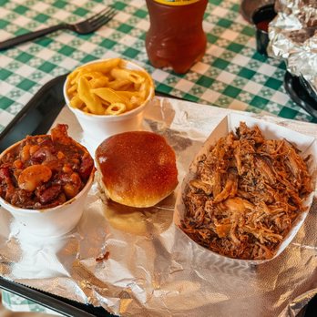 Brewster's Bar-B-Que - Pulled Pork Bar - b - que Meal - Barbeque Near Me - Ephrata, Pennsylvania