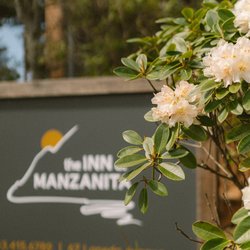Inn at Manzanita Sign in Manzanita Oregon