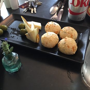 C'est La Vie Bistro - French Near Me - Northborough, Massachusetts