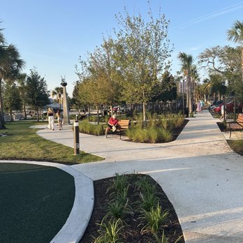 Amelia River Waterfront Park - Paths among nicely scrubbed landscape - Parks Near Me - Fernandina Beach, Florida Amelia River Waterfront Park - Paths among nicely scrubbed landscape - Parks Near Me - Fernandina Beach, Florida