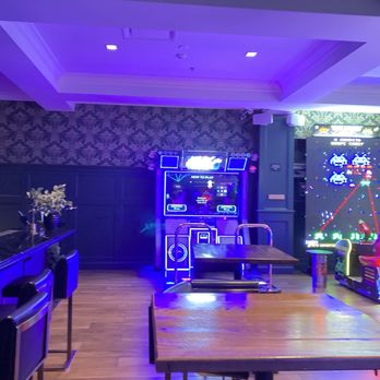 Tipsy Putt - Pubs Near Me - Emeryville, California Tipsy Putt - Pubs Near Me - Emeryville, California