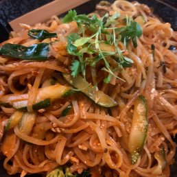 Drunken noodles with vegetables