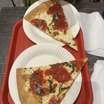 Traditas Pizza - Margarita pizza - Pizza Near Me - New York, New York Traditas Pizza - Margarita pizza - Pizza Near Me - New York, New York