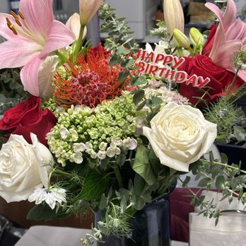 Tinh Thuong Flowers - Birthday bouquet - Florists Near Me - San Jose, California