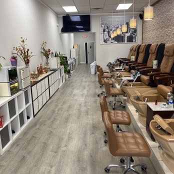 Eva Nails & Spa - Pedicure chairs - Nail Salons Near Me - Branford, Connecticut