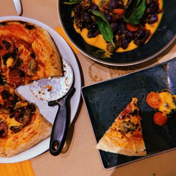 Pizzi & Dixie - Pizza Near Me - Madrid, M