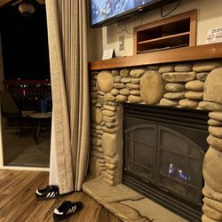 Riverstone Resort & Spa - Stay here at the cozy resort... u will never want to leave.. there is an indoor pool and if you can stay 2 nights to enjoy ur stay