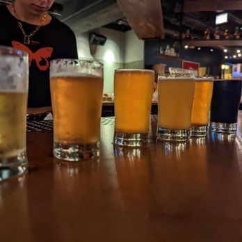 DryHop Brewers - Flight $19 - Breweries Near Me - Chicago, Illinois