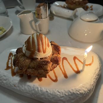 The Maple Room - Granny Smith Apple pie - American Near Me - Vienna, Virginia The Maple Room - Granny Smith Apple pie - American Near Me - Vienna, Virginia