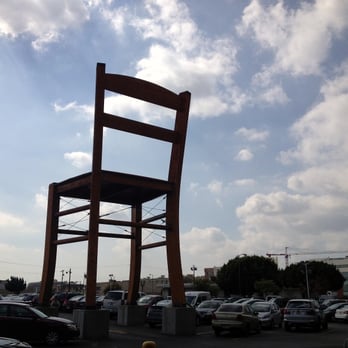 LA Mart - big chair at the entrance - Wholesale Stores Near Me - Los Angeles, California LA Mart - big chair at the entrance - Wholesale Stores Near Me - Los Angeles, California