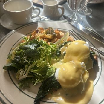 Le Monde - Eggs hollandaise - French Near Me - New York, New York Le Monde - Eggs hollandaise - French Near Me - New York, New York