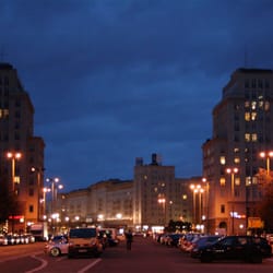 Strausberger Platz - Strausberger Platz bei Nacht