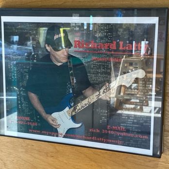 Stonewall's BBQ - Autographed musician photo - Barbeque Near Me - Braselton, Georgia Stonewall's BBQ - Autographed musician photo - Barbeque Near Me - Braselton, Georgia