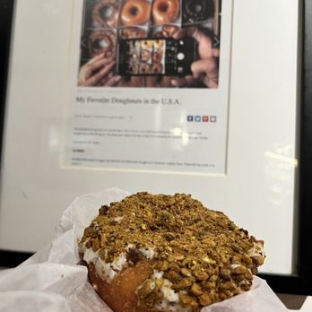 Do-Rite Donuts & Chicken - Amazing Pistachio-Meyer Lemon Donut - Donuts Near Me - Chicago, Illinois Do-Rite Donuts & Chicken - Amazing Pistachio-Meyer Lemon Donut - Donuts Near Me - Chicago, Illinois