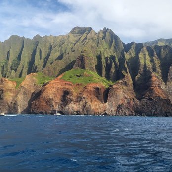 Holoholo Charters - Na Pali coast. - Boating Near Me - Eleele, Hawaii