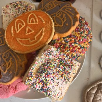 El Ranchito Bakery - Cookies and pan from the bakery - Bakeries Near Me - Fresno, California