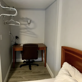 Hilltop Motel - Hotels Near Me - Wrightstown, New Jersey