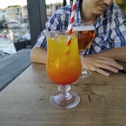 Café Telline - Tequila Sunrise et bière.