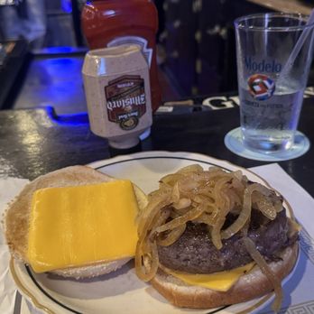 Krug's Tavern - Cheeseburger with Grilled Onions - Dive Bars Near Me - Newark, New Jersey Krug's Tavern - Cheeseburger with Grilled Onions - Dive Bars Near Me - Newark, New Jersey