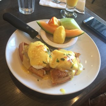 Broken Yolk Cafe - Breakfast & Brunch Near Me - Del Mar, California Broken Yolk Cafe - Breakfast & Brunch Near Me - Del Mar, California
