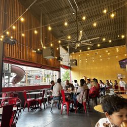 Hat Creek Burger Company - Outdoors seating