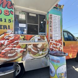 Yummy Gyro - Yummy gyro truck