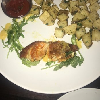 Colette - This is now what the fried chicken they put on an English muffin instead of a biscuit... not good! - Breakfast & Brunch Near Me - Pasadena, California