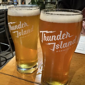 Thunder Island Brewing - Good Grief IPA (left) and 140 IPA - Breweries Near Me - Cascade Locks, Oregon