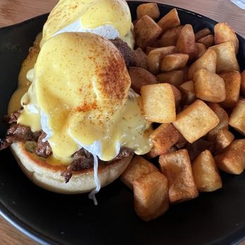 Kayak Cafe - Bulgogi eggs benedict - Pizza Near Me - Honolulu, Hawaii Kayak Cafe - Bulgogi eggs benedict - Pizza Near Me - Honolulu, Hawaii