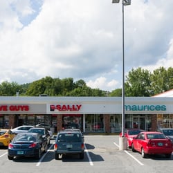 Upper Valley Plaza - Five Guys, Sally Beauty, and maurices