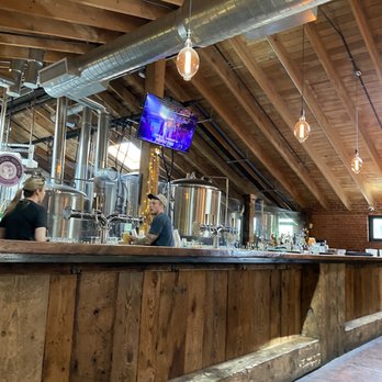 Kinsmen Brewing - Bar area - Breweries Near Me - Milldale, Connecticut Kinsmen Brewing - Bar area - Breweries Near Me - Milldale, Connecticut