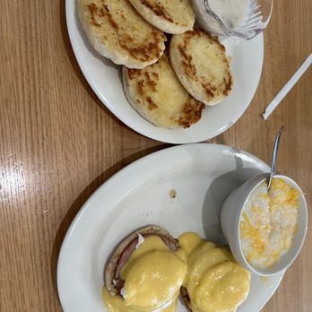 Eggs Up Grill - Eggs Benedict with grits and Biscuits & Gravy - Breakfast & Brunch Near Me - Florence, South Carolina