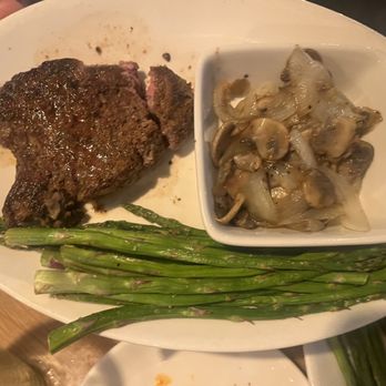 BJ's Restaurant & Brewhouse - Pizza Near Me - Peoria, Arizona