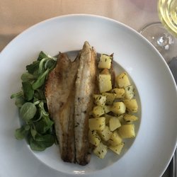 Golf e Wine Hotel - Grilled sea bass with potatoes