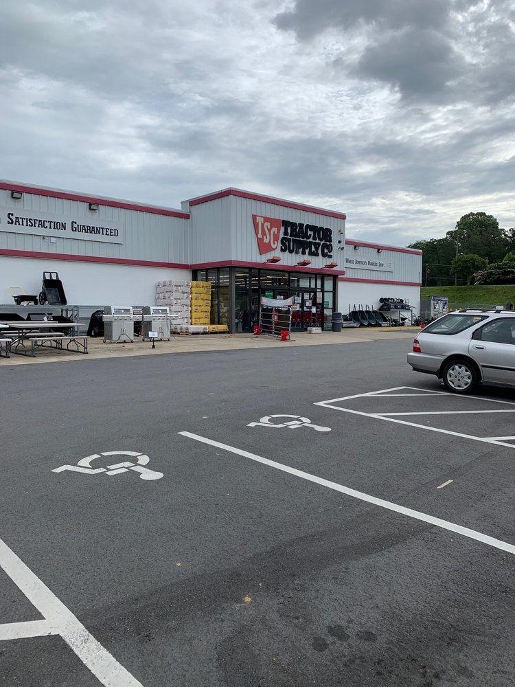 TRACTOR SUPPLY Updated June 2024 1925 N Bridge St, Elkin, North