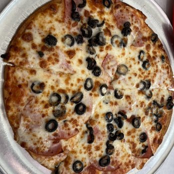 Little Anthony's Diner - Cauliflower crust ham & black olive pizza - American Near Me - Tucson, Arizona Little Anthony's Diner - Cauliflower crust ham & black olive pizza - American Near Me - Tucson, Arizona