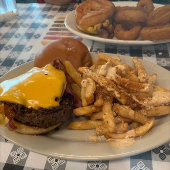 Brooks Burgers - Todd's Way Burger - Burgers Near Me - Naples, Florida Brooks Burgers - Todd's Way Burger - Burgers Near Me - Naples, Florida