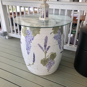 Purple Wolf Vineyard - Wine Tasting Room Near Me - Harrisonburg, Virginia