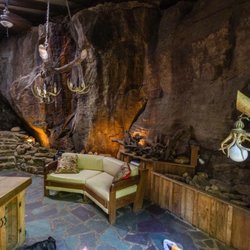 Longbow Resort - Inside Longbow Cabin