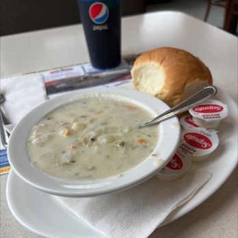 Murray's - Clam chowder - Desserts Near Me - Woodstock, New Brunswick