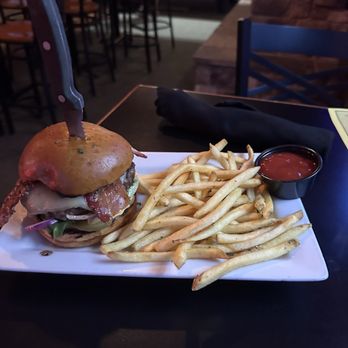Red Onion Grill - Glad the burger is back! 4/24/2025 - Seafood Near Me - Lake Almanor, California