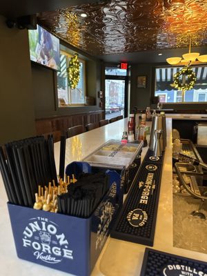 Cook and Shaker by null