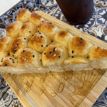 Qamaria Coffee - Honeycomb bread - Coffee & Tea Near Me - Fullerton, California