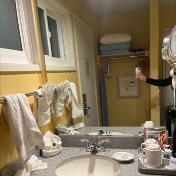Monterey Bay Lodge - Hotels Near Me - Monterey, California Monterey Bay Lodge - Hotels Near Me - Monterey, California